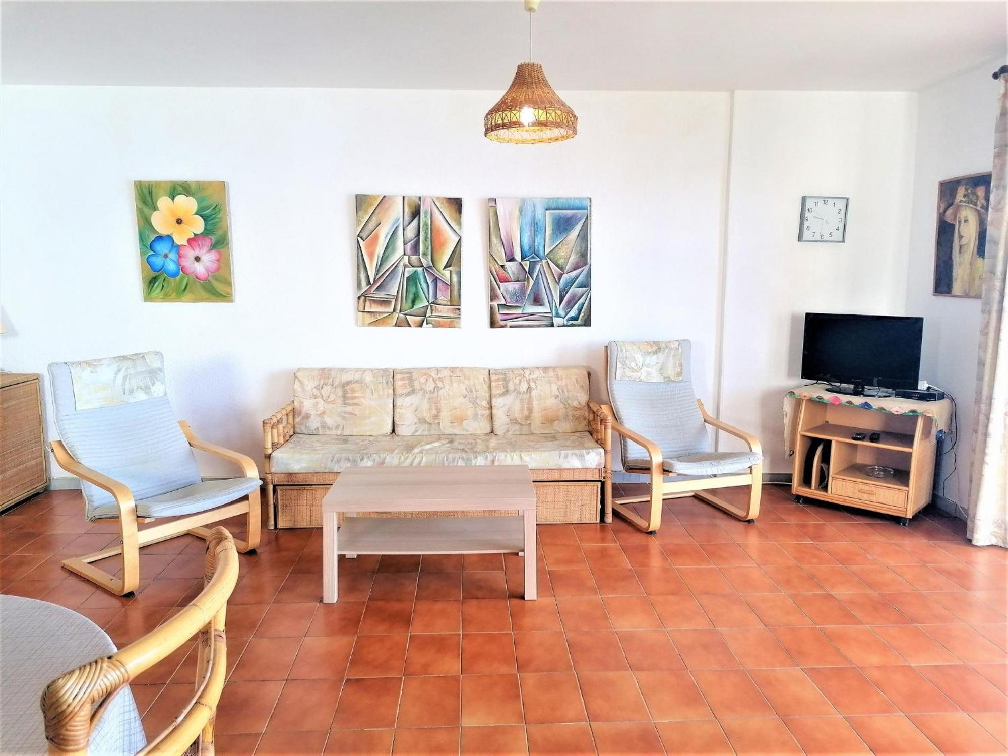 Appartement 3166 Dallas I Esc. A 2a, Zona Tranquila, Con Pies En El Agua. Situado En Pleno Camino De Ronda Por El Que Dando Un Paseo Llegara A Playas Salvajes De Roses. Parking. - Es-258-98 Roses